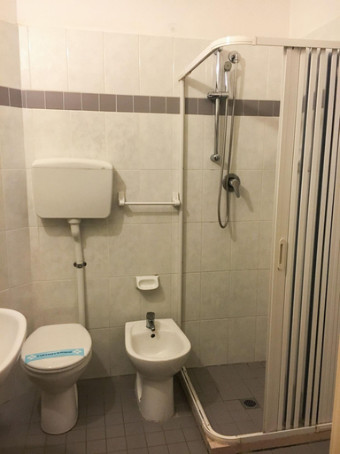 Bathroom 5, Hotel Morri, Rimini
