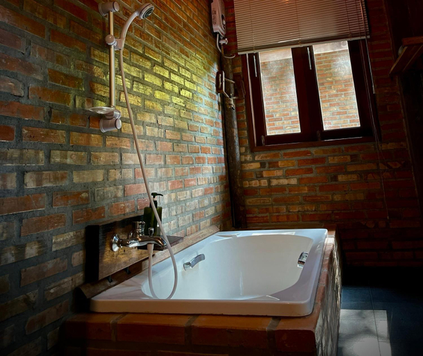 Bathroom 3, Kung Nok Tha Resort, Phrommakhiri