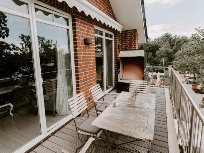 Balcony 4, Heikendorf Penthouse Suite by Belvilla, Plön