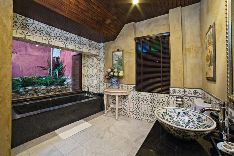 Bathroom 3, Tree Tara Resort, Sai Yok