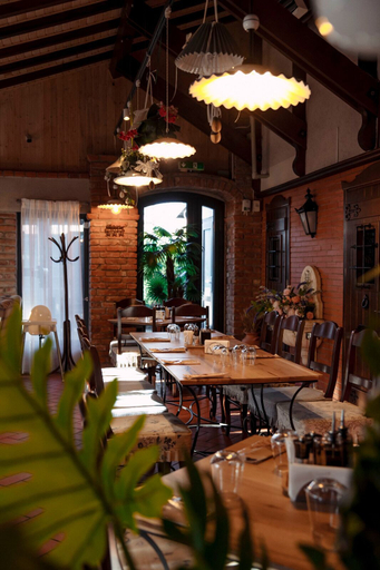 Food & Drinks 5, Piazzetta, Bacau