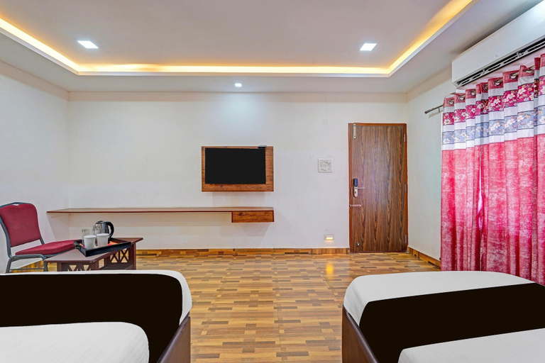 Room 5, Deluxe Townhouse Arulmigu Devi Temple Chennai, Thiruvallur