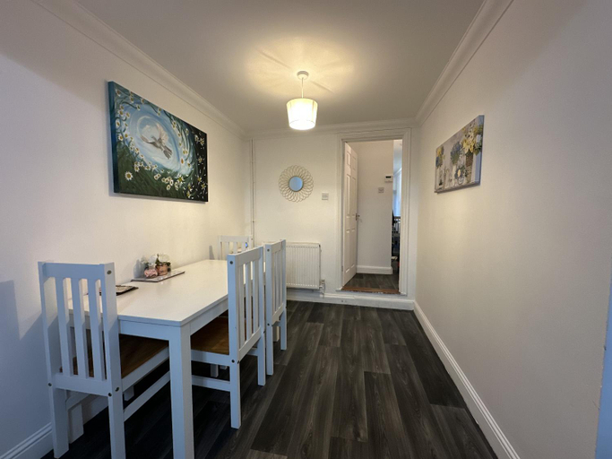 Others 5, City Stay, Suffolk