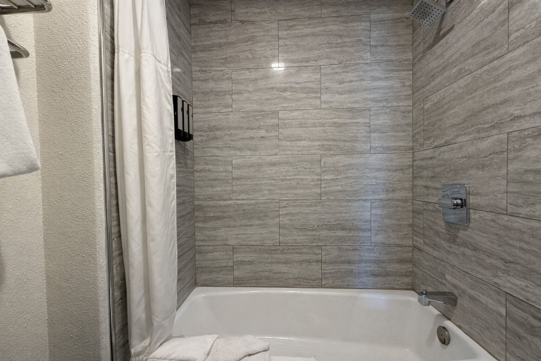 Bathroom 3, Fisherman's Cove Inn, Monterey