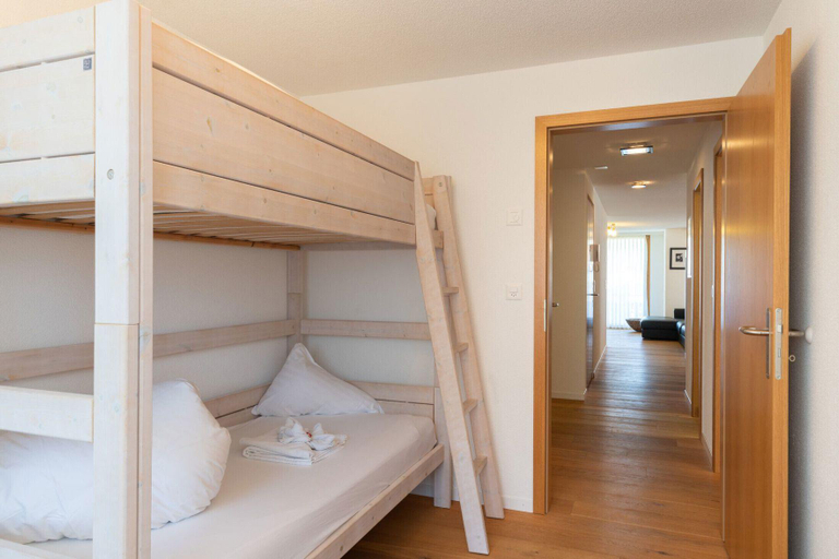 Bedroom 2, Apartments Iseltwald, Interlaken