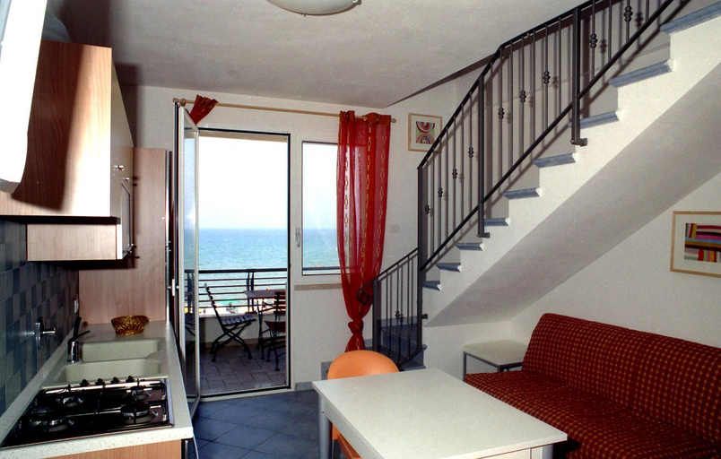 Others 4, Etruriamare, Livorno