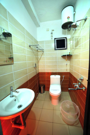 Bathroom 2, Hotel Shree Laksha Residency Madurai, Madurai