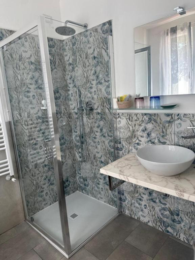 Bathroom 5, Franciacorta Rooms, Brescia