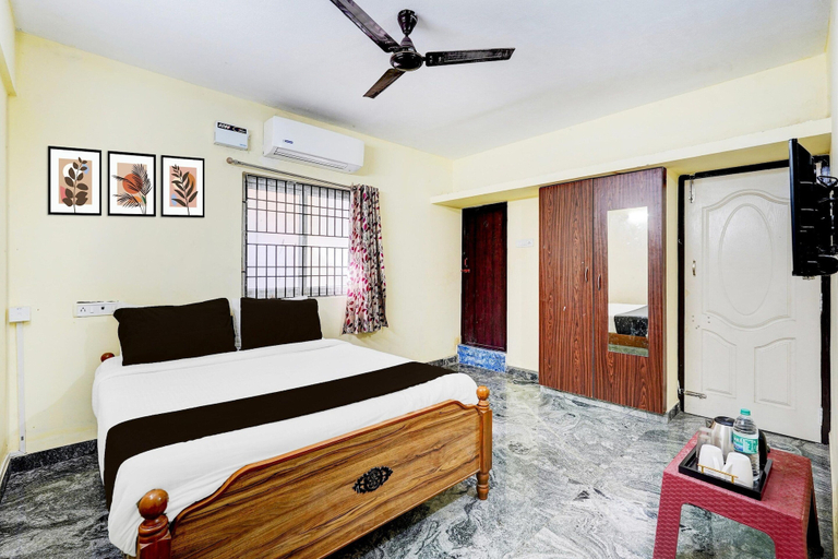 Room 4, Super Collection O Sathyabama University, Kancheepuram