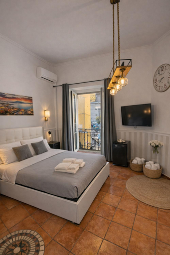 Bedroom 2, Napora, Napoli