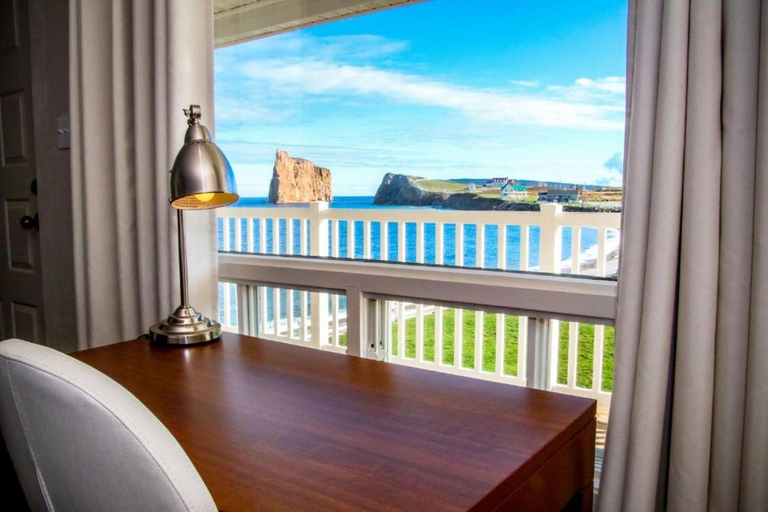 Others 4, Hotel Les Trois Soeurs, Le Rocher-Percé