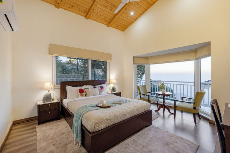 Room 3, ELIVAAS 3BHK Plus Attic Cliffside Villa, Solan