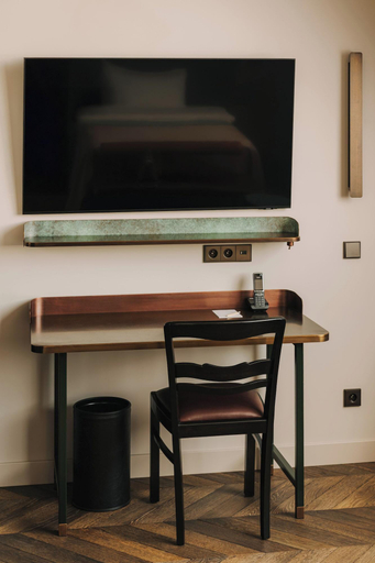 Bedroom 2, The Cyrus Hotel, Środa Śląska