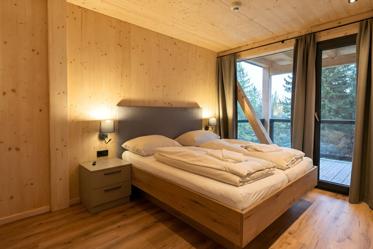 Bedroom 4, Superior Chalet With Sauna & Hot Tub, Murau
