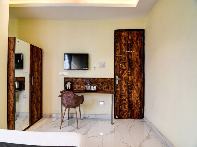 Room 5, Collection O The Hastings Club, Kolkata