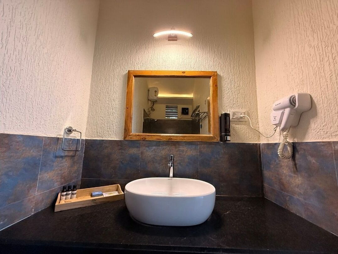 Bathroom, Blu Water Resort, Pune
