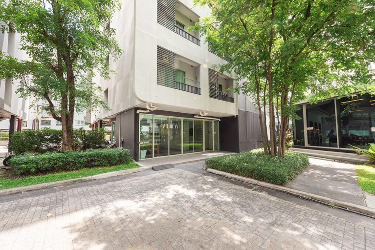 2, Sukhumvit Houses, Bang Na