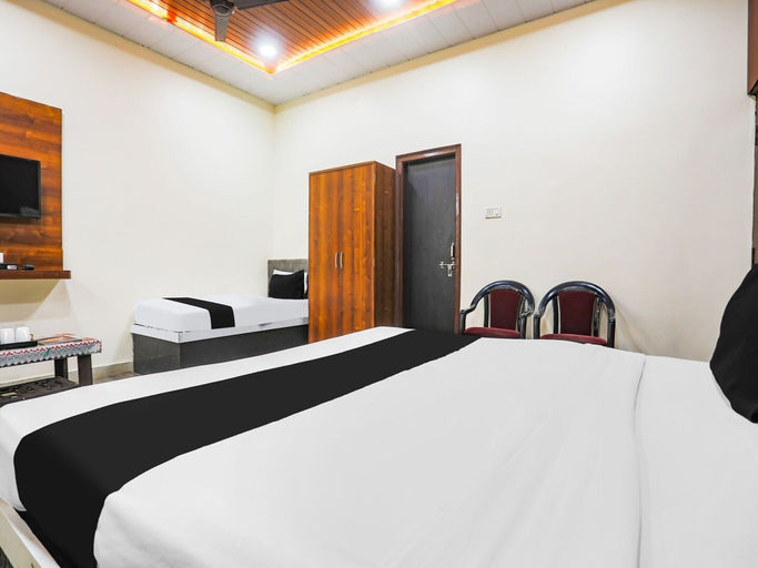 Room 5, Collection O Jagannath Mandir Road, Varanasi