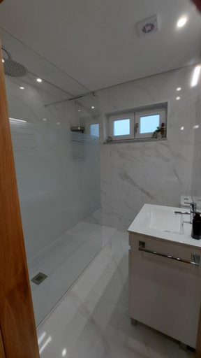 Bathroom, DiROMANE, Braga