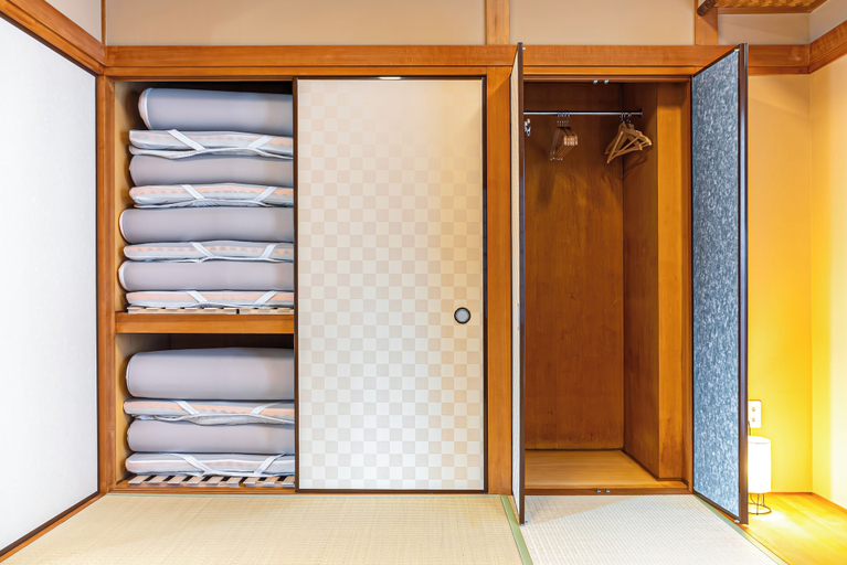 Others 3, Penthouse Ueno, Taitō
