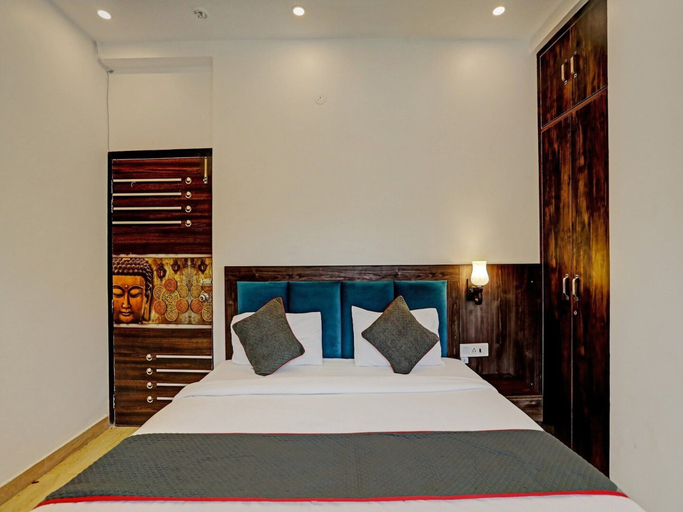 Room 2, Classic With Balcony Admire55, Gautam Buddha Nagar