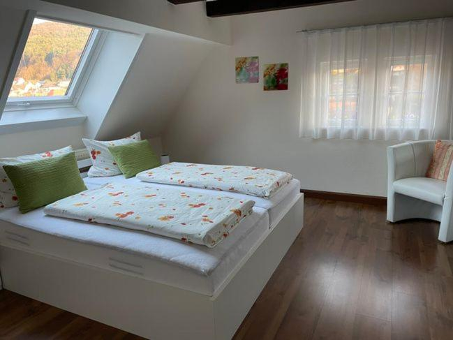 Bedroom, Haus am Kastanienwald, Südliche Weinstraße