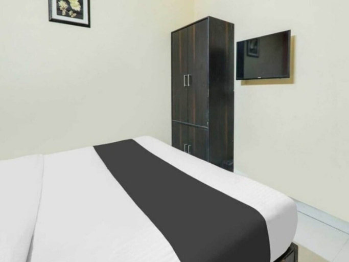 Room 3, Townhouse Varanasi Railway Station, Varanasi