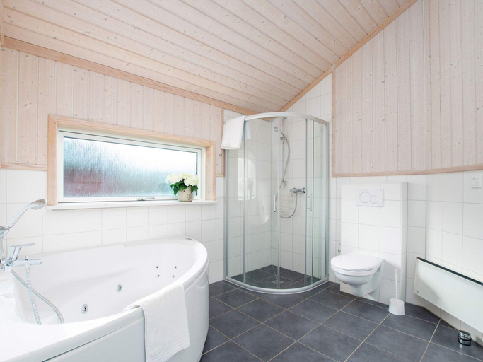 Interior 4, Cosy Coastal Stay for 6 Guests, Ostholstein
