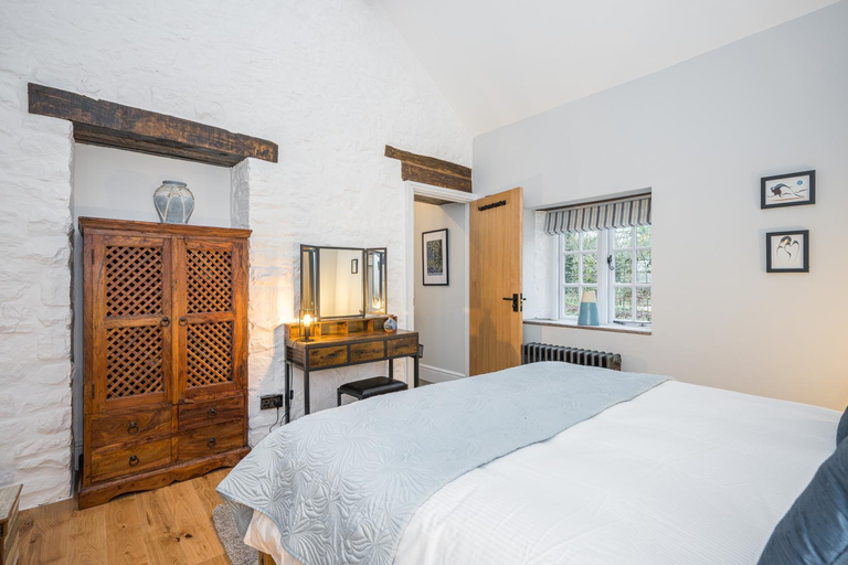 Bedroom 2, Goytre Hall, Monmouthshire