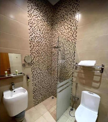 Bathroom 4, Al Muteb Suites Heritage Hotel, Riyadh