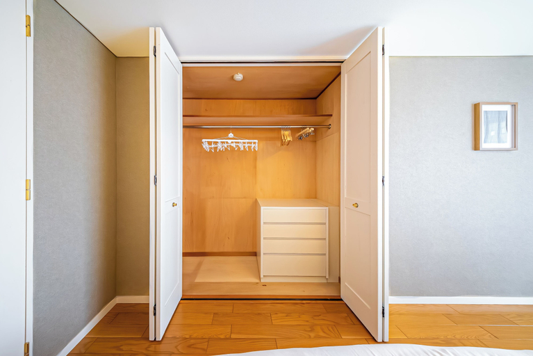Others 4, Penthouse Ueno, Taitō