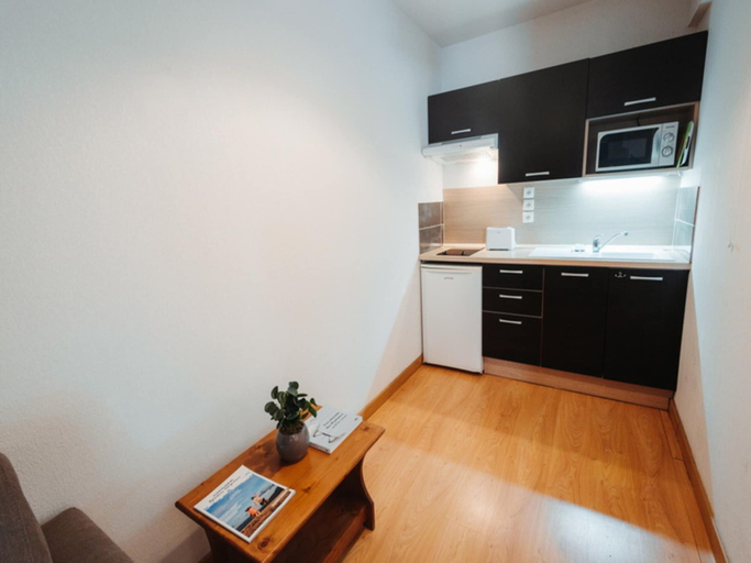 Private kitchen 5, Air-conditioned Apartment for 2 Near Casino, Ariège