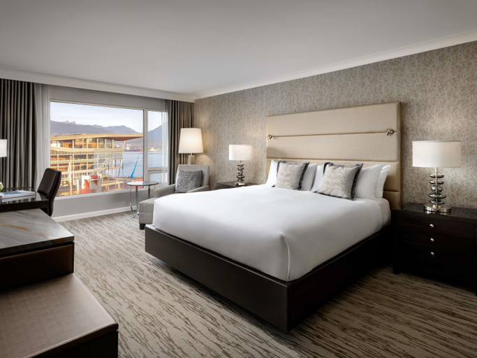 Bedroom 3, Fairmont Waterfront, Greater Vancouver