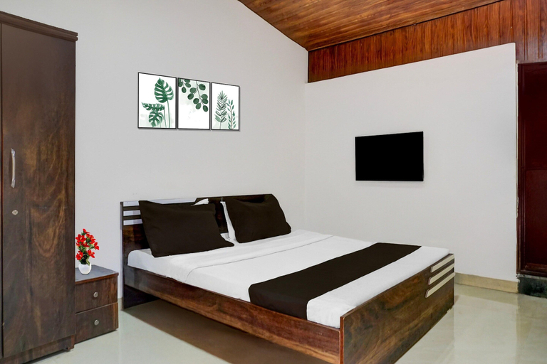 Room 3, Classic A J Cottage, Pune