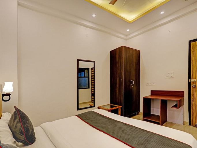 Room 5, Classic With Balcony Admire55, Gautam Buddha Nagar