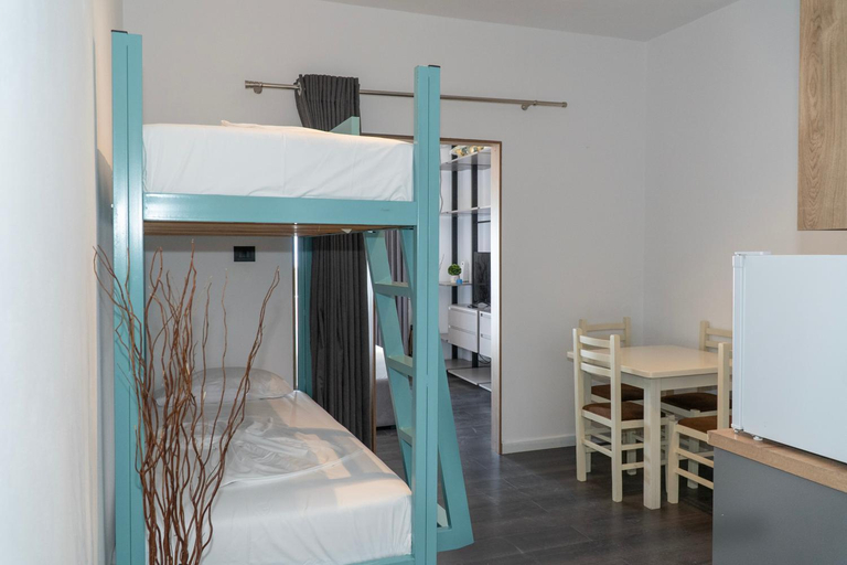 Bedroom, July Seaview Apartments, Sarandës