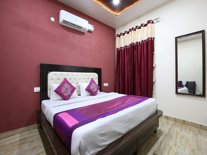 Room 5, Hotel O Zirakpur City Court Complex, Sahibzada Ajit Singh Nagar