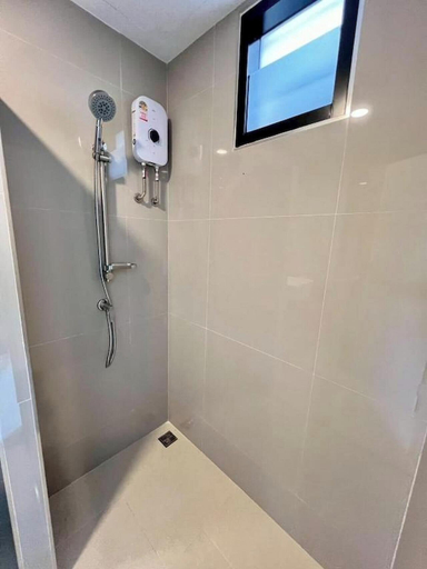 Bathroom 4, Wellgrow Hotel at chachoengsao, Muang Chachoengsao