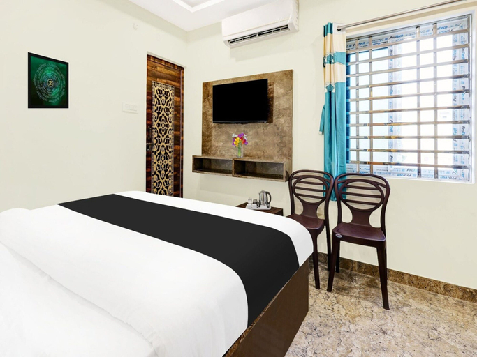 Room 2, Classic With Balcony Vizianagaram, Vizianagaram