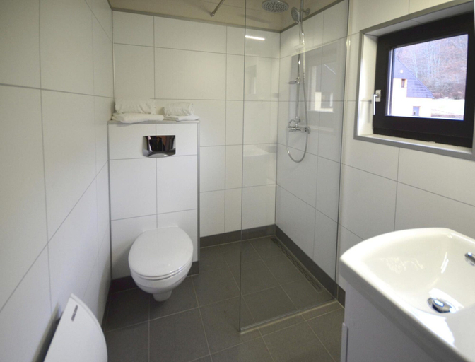 Bathroom 4, Nature Stay in Hambachtal Holiday Park, Birkenfeld