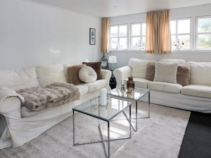 Others 2, Tranquil Waterfront Cottage-By Traum, Mariagerfjord
