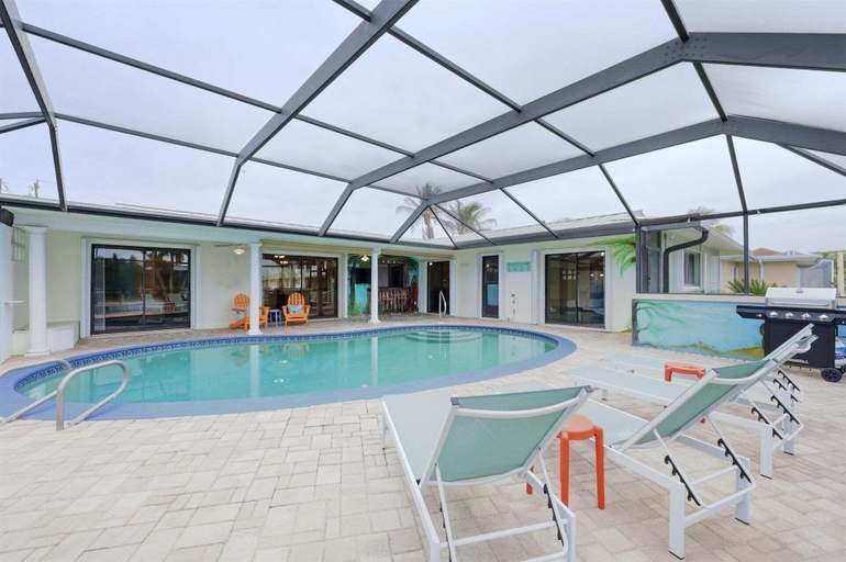 Pool 5, Doc301 3 Bedroom Home, Charlotte