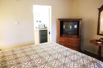 Others 4, Sessions Retreat & Hotel, San Bernardino