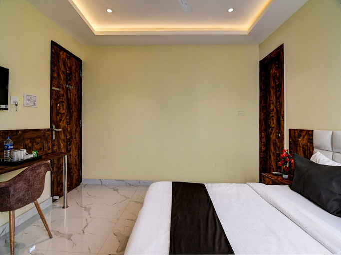 Room 2, Collection O The Hastings Club, Kolkata