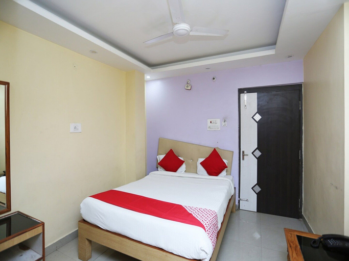 Room 4, Collection O Chanakya National Patna, Patna
