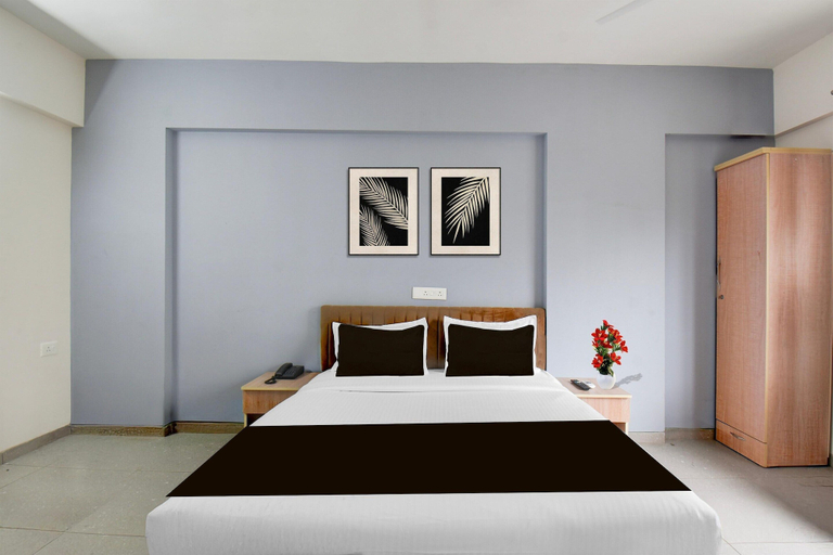 Room 5, Classic With Balcony Indu Ville, Pune