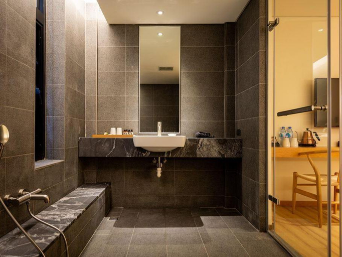 Bathroom 4, Water House, Taipei City