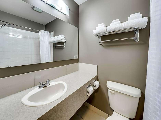 Room 2, Heritage Inn Cranbrook, East Kootenay