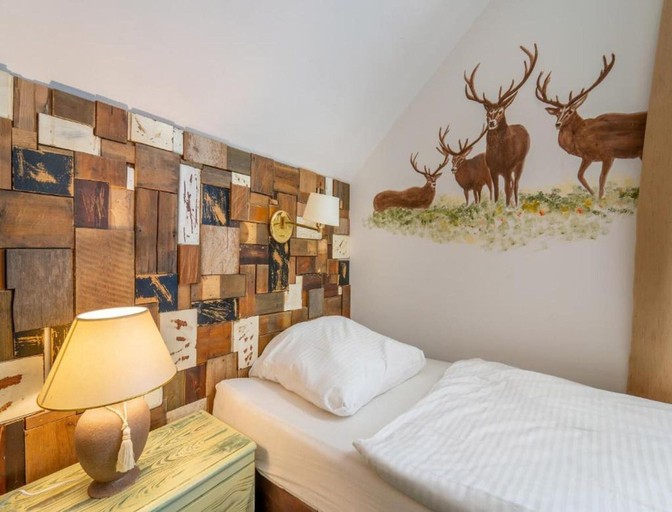 Room 3, Hotel Heiderhof by Belvilla Single Room, Altenkirchen (Westerwald)