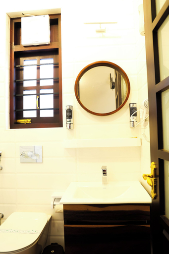 Bathroom 3, Lynton Resorts, The Nilgiris